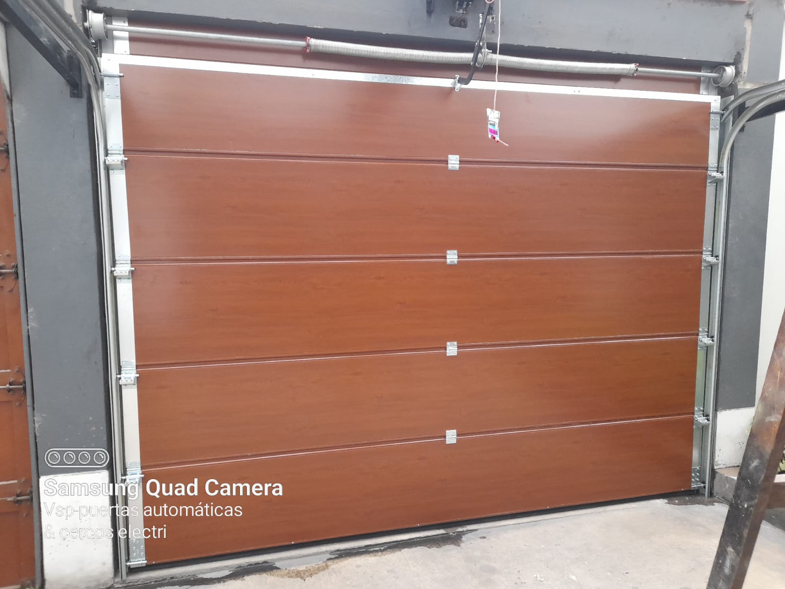 Puerta seccional por el interior